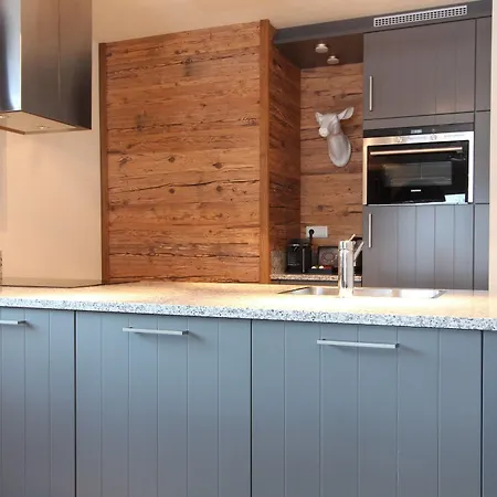 Avenida Mountain Aparthotel 4*