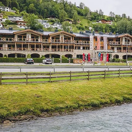 Avenida Mountain Aparthotel