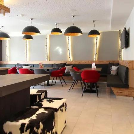 Avenida Mountain Aparthotel 4*