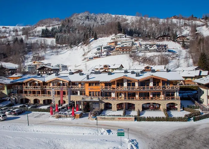 Avenida Mountain アパートホテル カプルーン